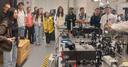 Teilnehmende der IBPC 2026 bei einer Laborführung