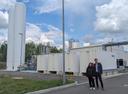 Die HYER-Projektkoordinatoren Miriam Awara und Dr.-Ing. Matthias Welzl im Energiepark Wunsiedel