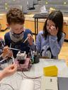 Kinder experiemntieren