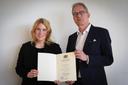 Foto von Prof. Veronica Hoch-Loy und Universitätspräsident Prof. Dr. Stefan Leible