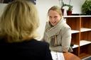 Dr. Susanne Strebin am Campus in Kulmbach