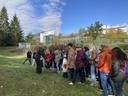Teilnehmende der BayPilz 2026 bei einer Führung durch den ÖBG der Uni Bayreuth