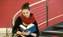 Frau mit Buch 
