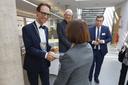 Vizepräsident Martin Huber begrüßt Personen beim Science on Stage Festival