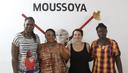 Carolin Christgau mit drei Künstlerinnen aus Burkina Faso