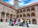 Menschen in einem Renaissance Hof 