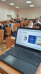Nicolai Teufel empfindet die digitale Bildung in der Ukraine als faszinierend an. Auch Podcasts gehören dort zum Bildungsprogramm. 