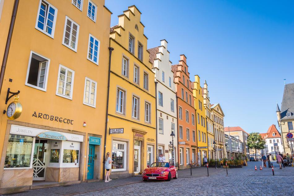 Die Hausfassaden am Marktplatz in der Altstadt