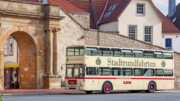 Traditionsbus der Stadtrundfahrten am Heger Tor in Osnabrück