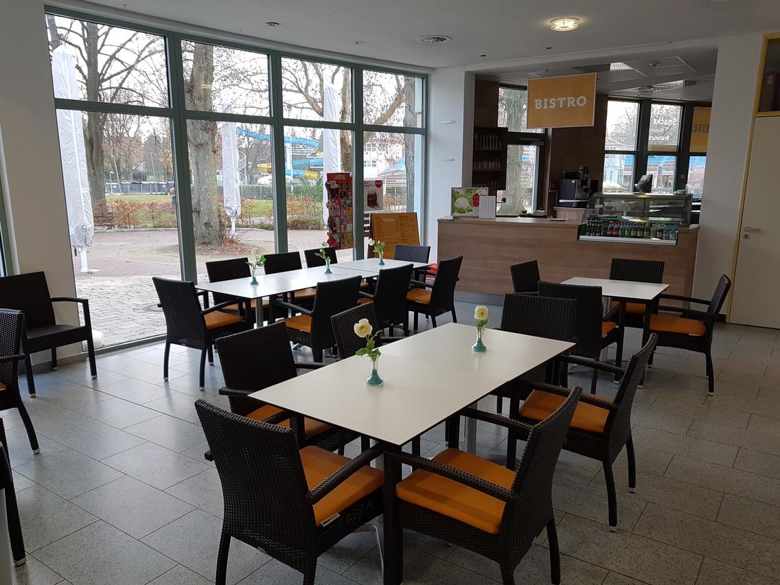 Die Gastronomie im Foyer des Hallenbades
