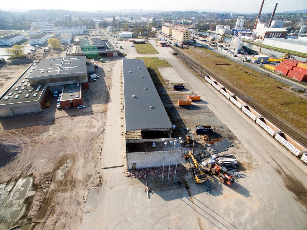 Die Bauarbeiten für das neue Containerterminal am Osnabrücker Hafen haben begonnen.
