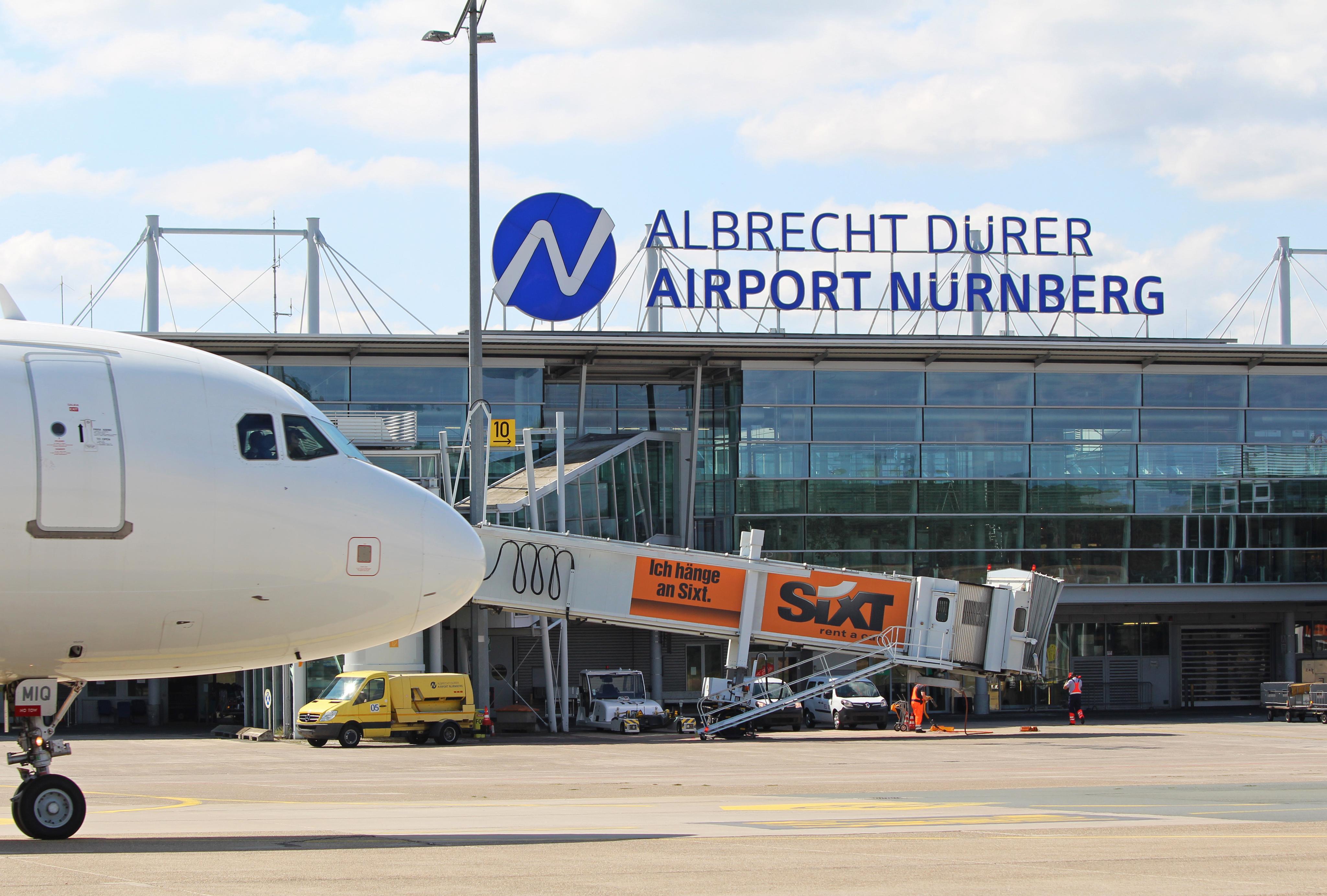 Flughafen Nürnberg Service Gmbh Service Center Parken www.airport-nuernberg.de