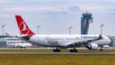 Turkish Airlines A330 vor dem Tower in Nürnberg