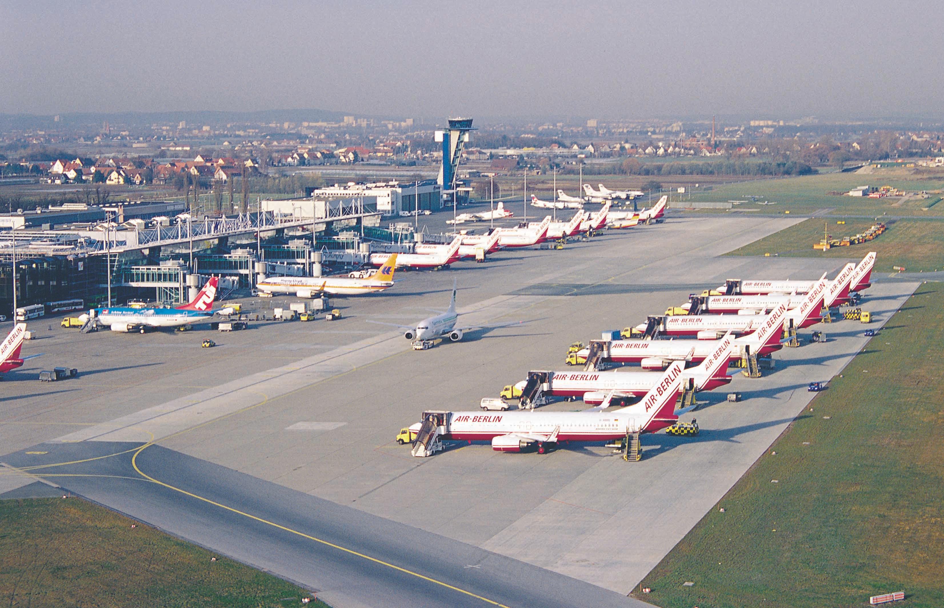 Albrecht Dürer Flughafen Nürnberg Parken www.airport-nuernberg.de