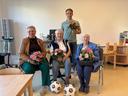 Gemeinsam: Monika Pruter, Christel Lehmann, Heidrun Nobis - stehend Kita-Leiter Silvio Tischer