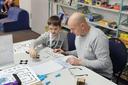 Spielerisch erfahren die Kinder im Rahmen des MediaLab wie in Ozobot programmiert wird.