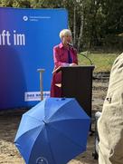 Spatenstich HWK Präsidentin Corina Reifenstein