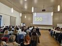 Bildungsdezernent Lars Thielecke eröffnet den Bildungsfachtag 2026.