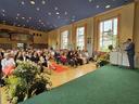 1. Abiturjahrgang Gesamtschule Otto Lilienthal - feierliche Zeugnisübergabe in Aula der Grundchule Erich Kästner