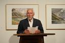 Gerd Bandelow, 2. Vorsitzender des Kulturbunds, begrüßt die Gäste der Ausstellung.