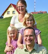 Familie mit zwei Kindern