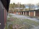  Garagenkomplex im Herbst