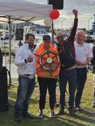 Das Team um Wiezorek mit den Seglern Martin Böhmert und Thomas Piesker vom Yacht Club Berlin-Grünau (YCBG)