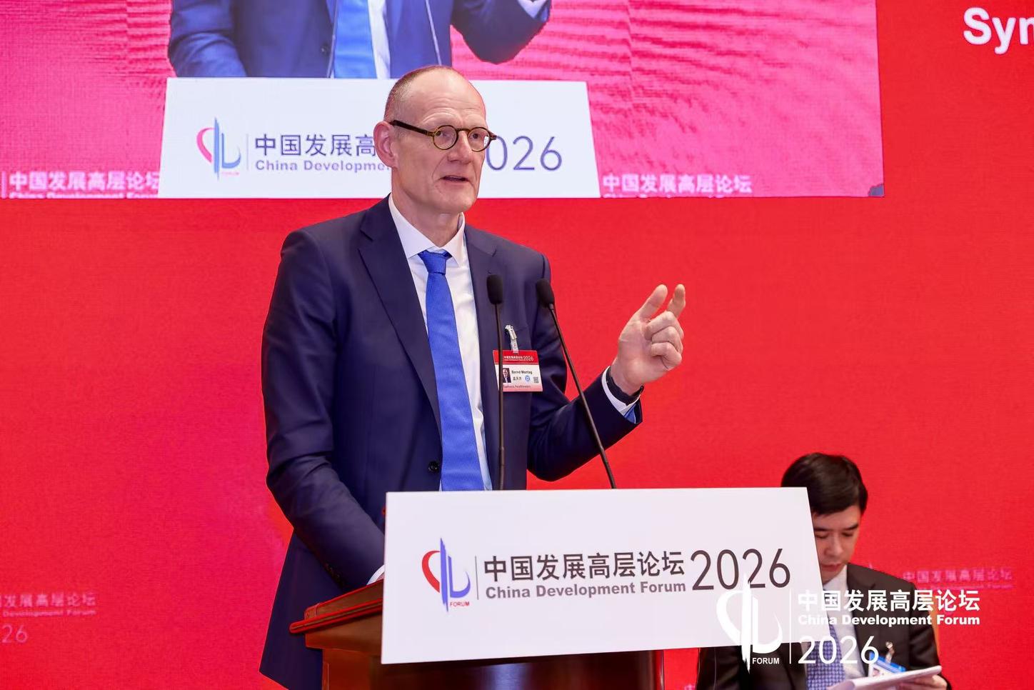 西藏首台车载CT开机暨公益巡回义诊发车仪式