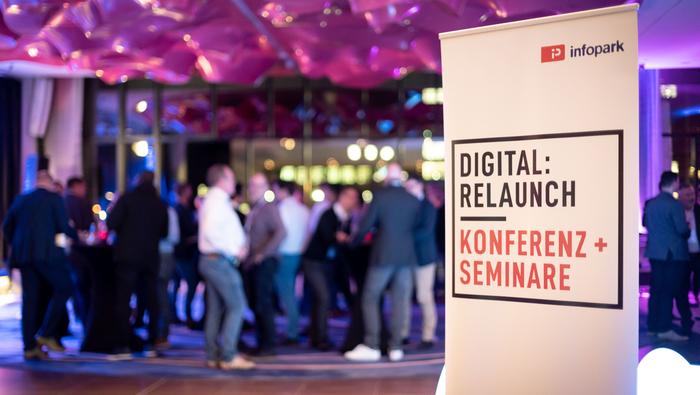 DigitalRelaunch by Dominik Tryba Introduce INT 6813