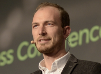 Alex Steffen breit